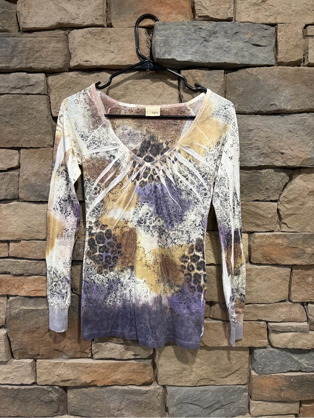 Daytrip Long-Sleeve V-Neck Printed Top in Purple, Tan & Cream
